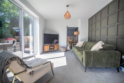 6 Bramhall Close, Milnrow, Rochdale, OL16 4BX