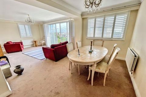 3 bedroom flat for sale, East Cliff