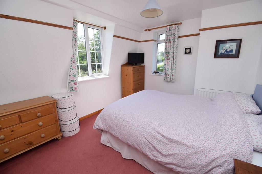 Bedroom 1.JPG