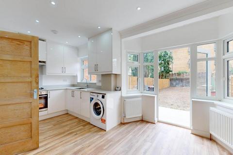 3 bedroom terraced house to rent, Alderwick Drive, Hounslow, TW3 1SF