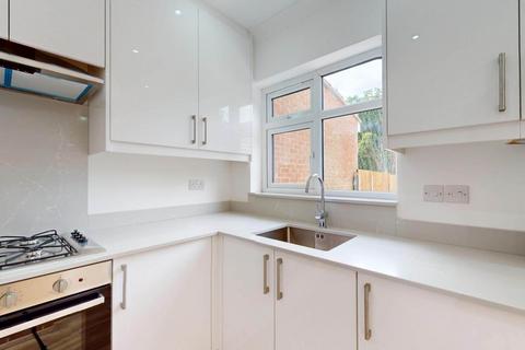 3 bedroom terraced house to rent, Alderwick Drive, Hounslow, TW3 1SF