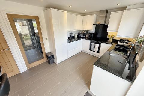 3 bedroom semi-detached house for sale, Oakfields, Tiverton, EX16