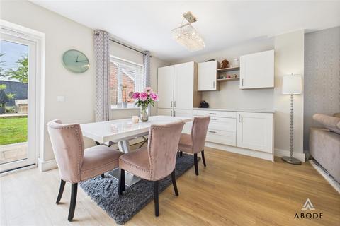 95 Ivinson Way, Bramshall, Uttoxeter, ST14 5EQ