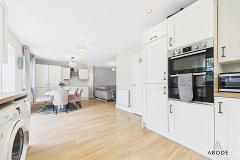 95 Ivinson Way, Bramshall, Uttoxeter, ST14 5EQ