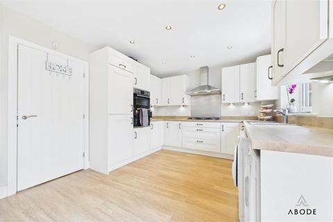95 Ivinson Way, Bramshall, Uttoxeter, ST14 5EQ