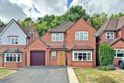 33 Hellier Drive, Wombourne, Wolverhampton, WV5 8AH
