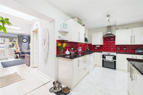 16 Brookside Walk, Tadley, RG26 3RN