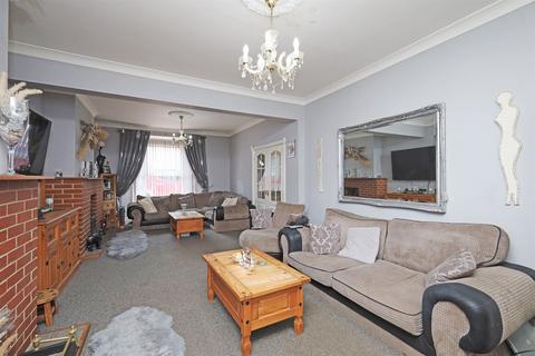 3 bedroom semi-detached house for sale, Fydell Crescent, PE21