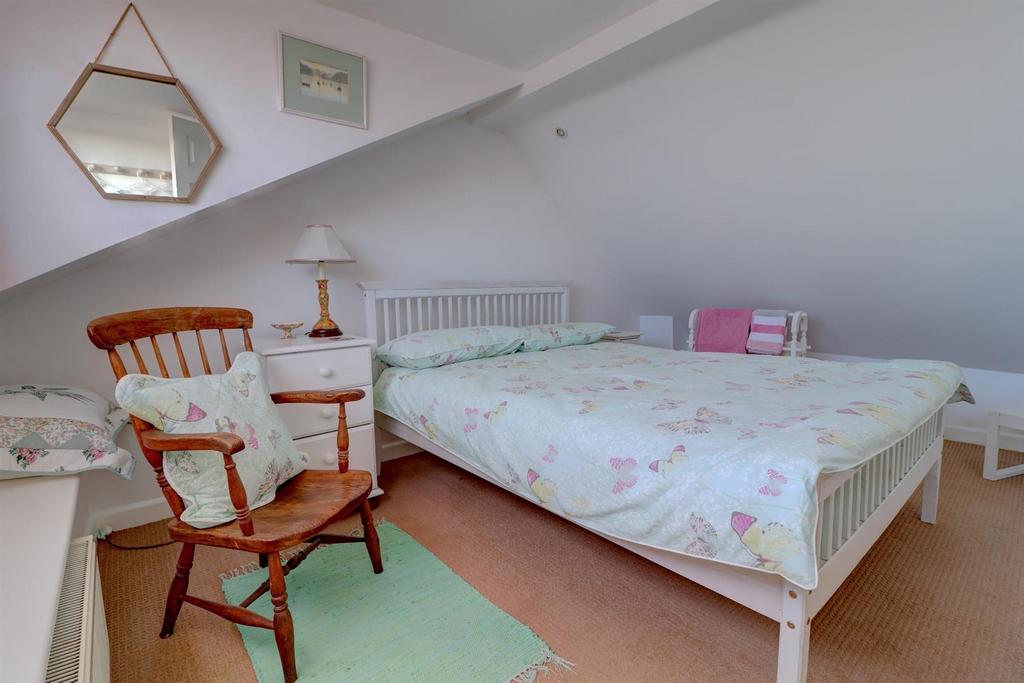 Bedroom 2 .3.jpg