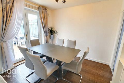 3 bedroom semi-detached house for sale, Hefford Gardens, Leicester