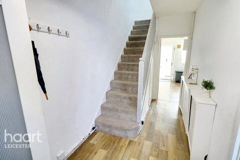 3 bedroom semi-detached house for sale, Hefford Gardens, Leicester
