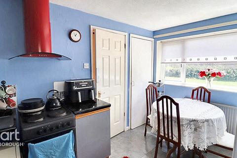 4 bedroom semi-detached house for sale, Gullymore, Bretton
