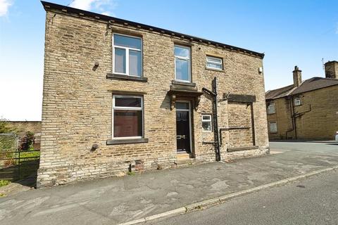 22 Broadstone Way, Bradford, BD4 9RY