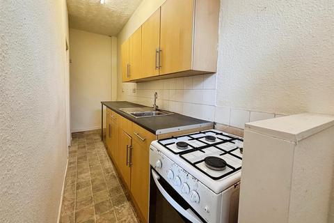 22 Broadstone Way, Bradford, BD4 9RY