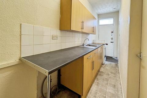 22 Broadstone Way, Bradford, BD4 9RY