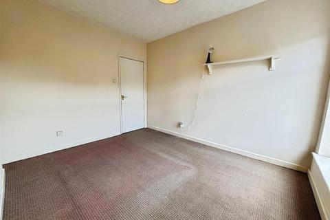 22 Broadstone Way, Bradford, BD4 9RY