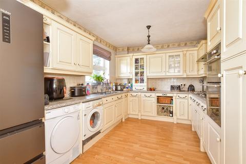 2 bedroom flat for sale, The Gilberts, Rustington BN16