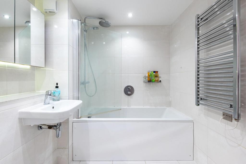 16 South Buildings, Riverview Court, BA1 3 SA-15.jp