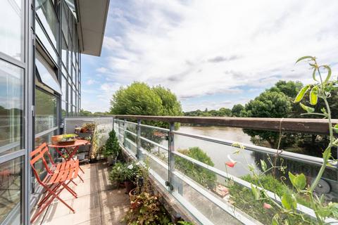 undefined, Point Wharf Lane, Brentford, TW8