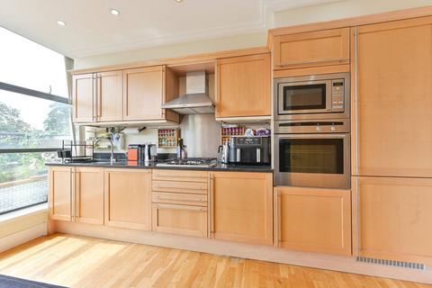 Point Wharf Lane, Brentford, TW8