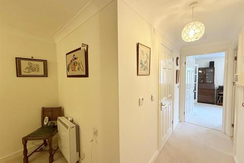 2 bedroom flat for sale, Ringwood Road, Ferndown