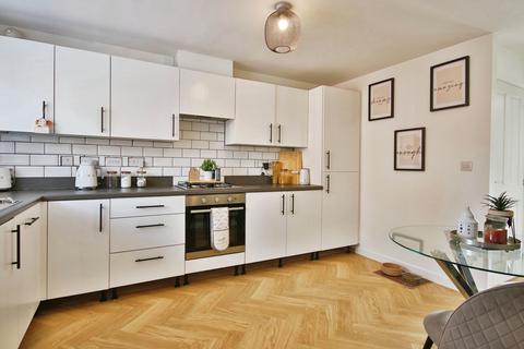 2 bedroom semi-detached house for sale, Unity Road, Hull, HU7 3LL