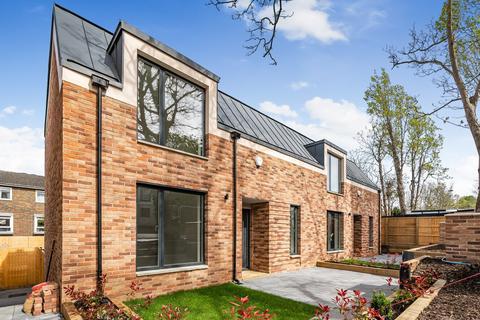 Hermitage Mews, London, SE19