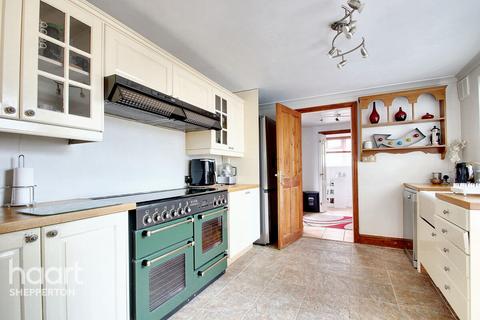 undefined, Watersplash Road, Shepperton