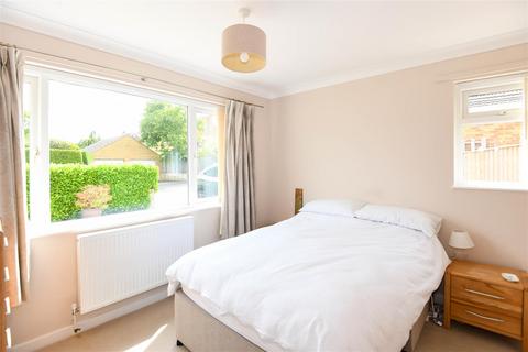 15 Springfield Park, Trowbridge, BA14 7HT