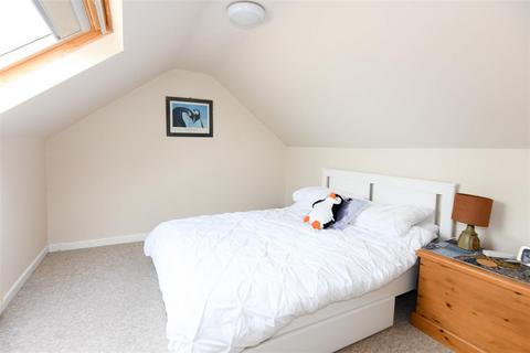 15 Springfield Park, Trowbridge, BA14 7HT