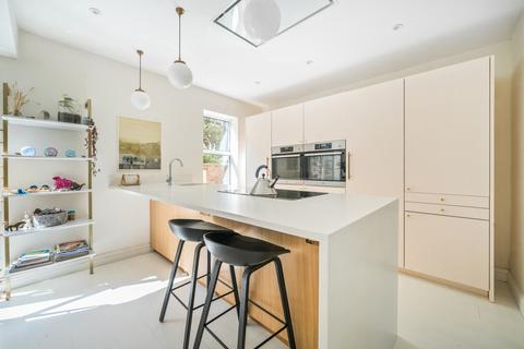 4 bedroom detached house for sale, Cherry Tree Avenue, Haslemere, Surrey, GU27