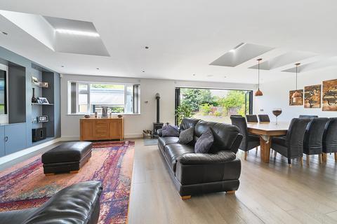 3 Highfield Road, Chislehurst, BR7 6QY