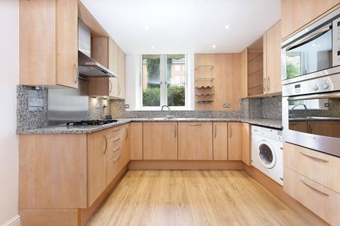 3 bedroom apartment for sale, Kidderpore Avenue, London