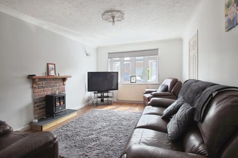2 bedroom semi-detached bungalow for sale, Bethell Court, Hedon,  HU12 8PJ