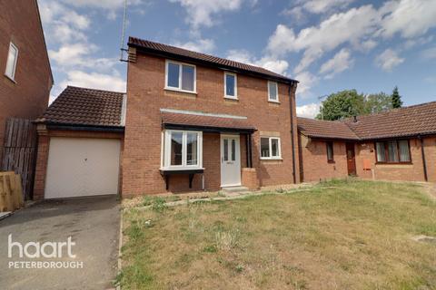 3 bedroom detached house to rent, Melrose Drive, PETERBOROUGH