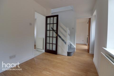3 bedroom detached house to rent, Melrose Drive, PETERBOROUGH