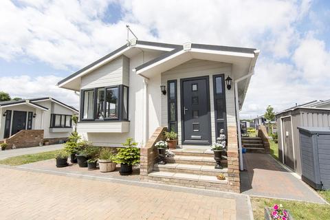 2 bedroom mobile home for sale, The Grange, Lutterworth