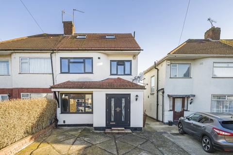 7 Warwick Avenue, Harrow, HA2 8RE