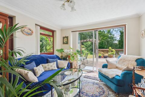 undefined, Chestnut Drive, Windsor