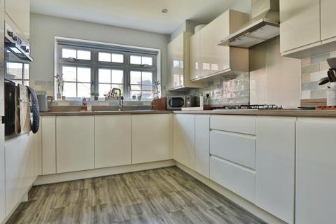 3 bedroom semi-detached house for sale, Driffield, East Riding of Yorkshire YO25