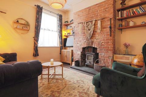 4 bedroom end of terrace house for sale, Spring Bank West, Hull, HU3 1LA