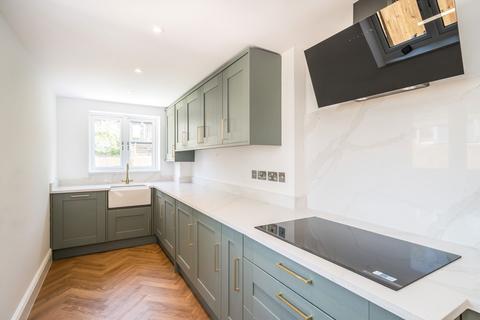 3 bedroom terraced house for sale, Victory Road, London SW19