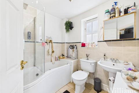 undefined, George Court, Aylesbury HP18