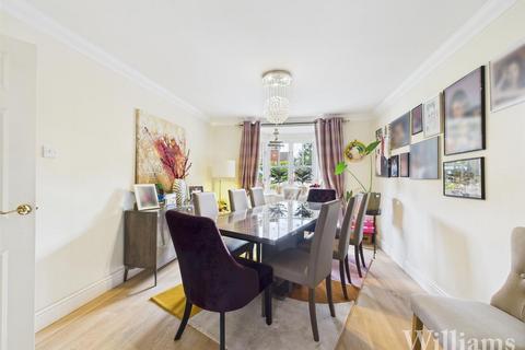 undefined, George Court, Aylesbury HP18