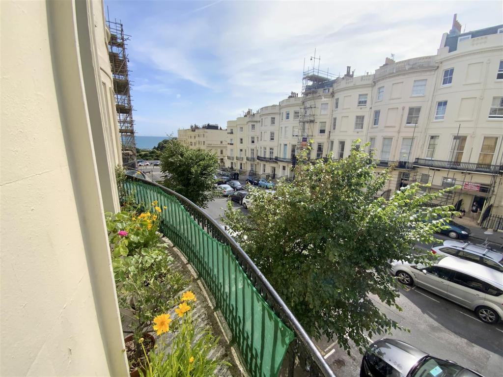 Apartment in Hove, Brunswick - More
