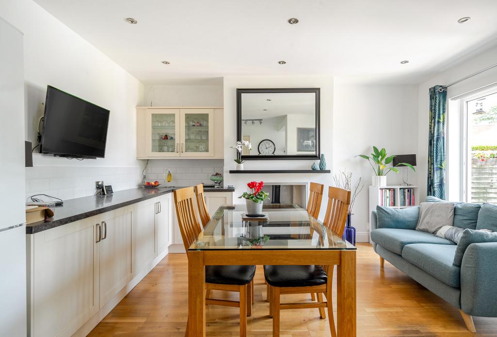 1312136 9 6854004...