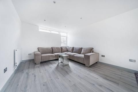 6 bedroom terraced house for sale, Broomfield, Walthamstow, London, E17