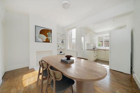 undefined, Queens Road, London N11