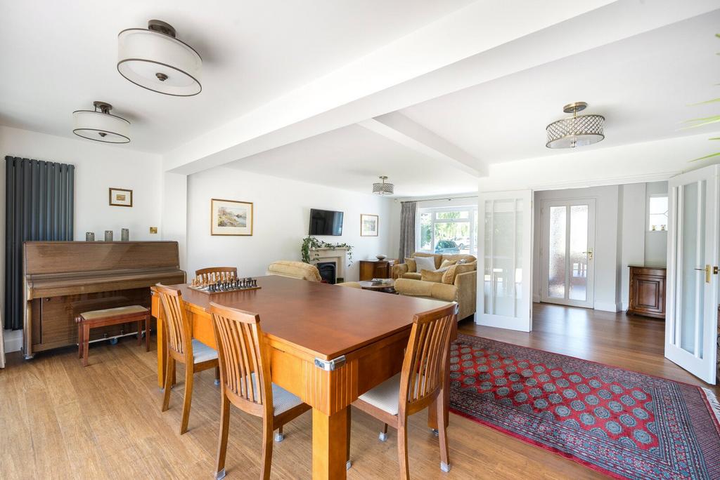 Sitting Room/Dining
