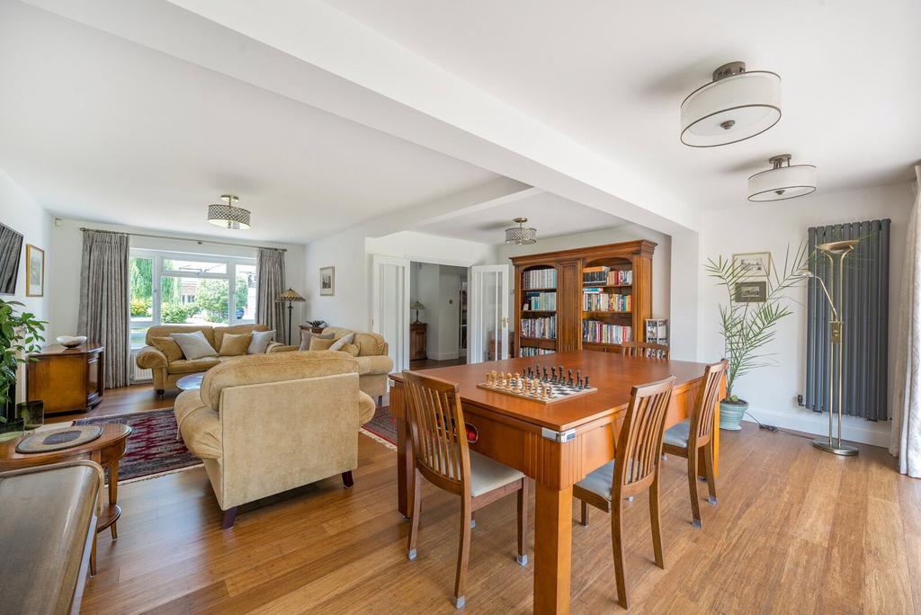 Sitting Room/Dining